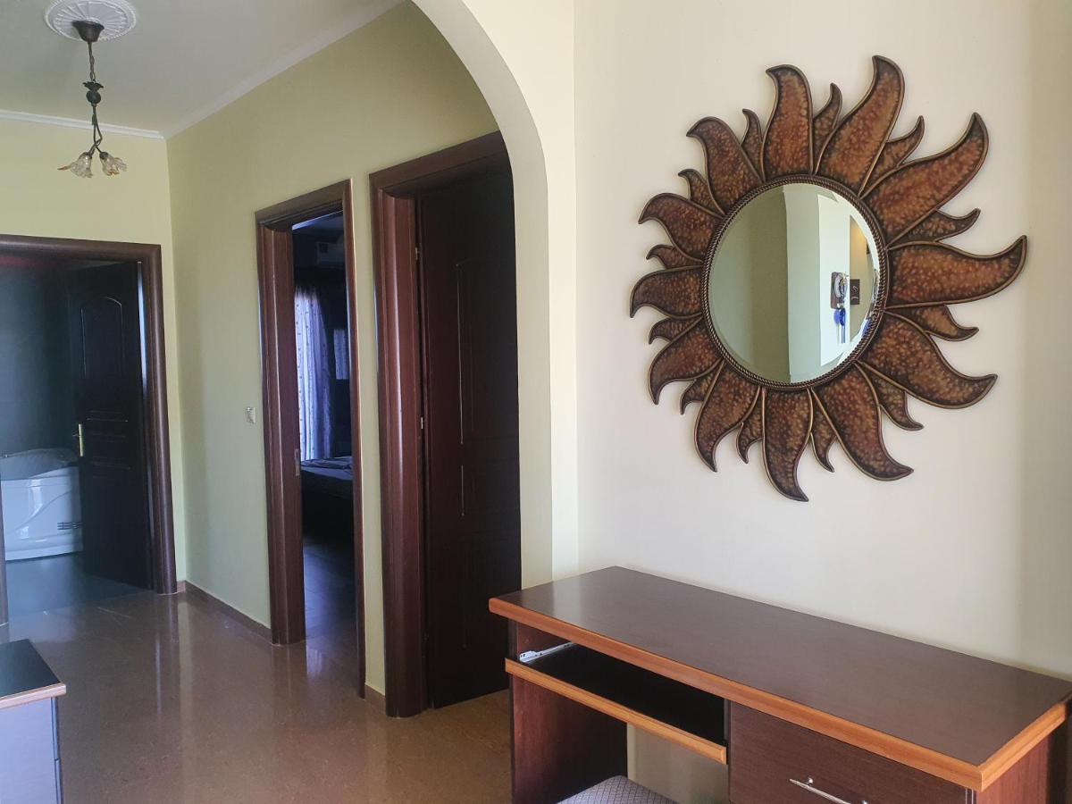 Mihal Suites Σαράντα Εξωτερικό φωτογραφία