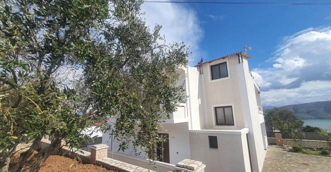 Mihal Suites Σαράντα Εξωτερικό φωτογραφία