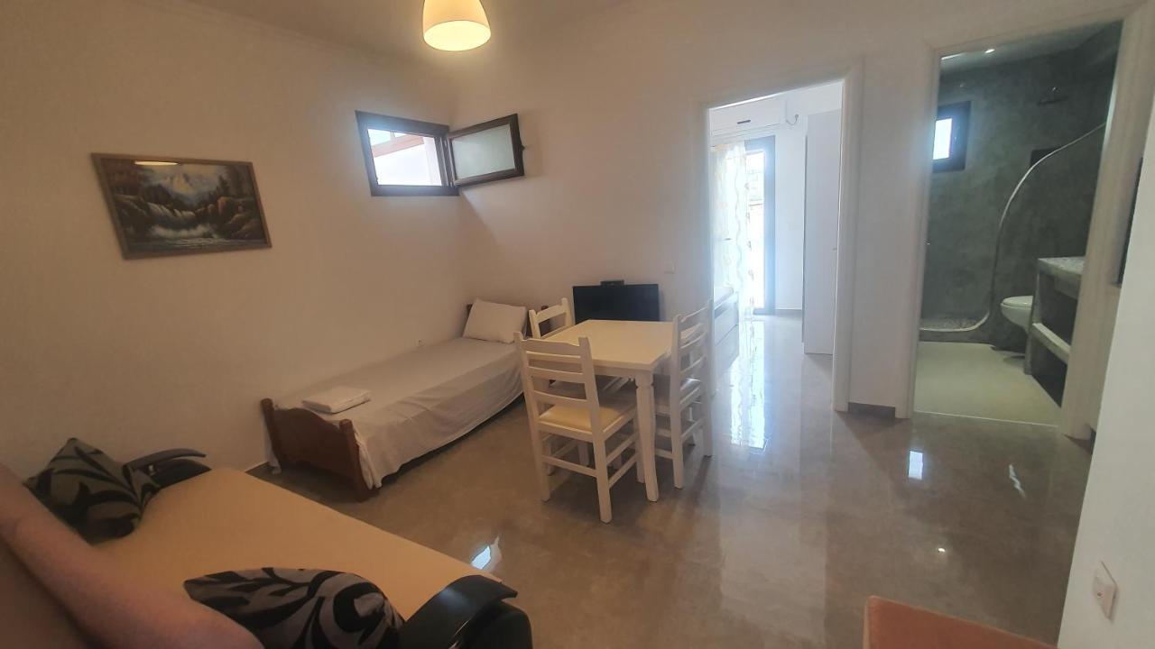 Mihal Suites Σαράντα Εξωτερικό φωτογραφία