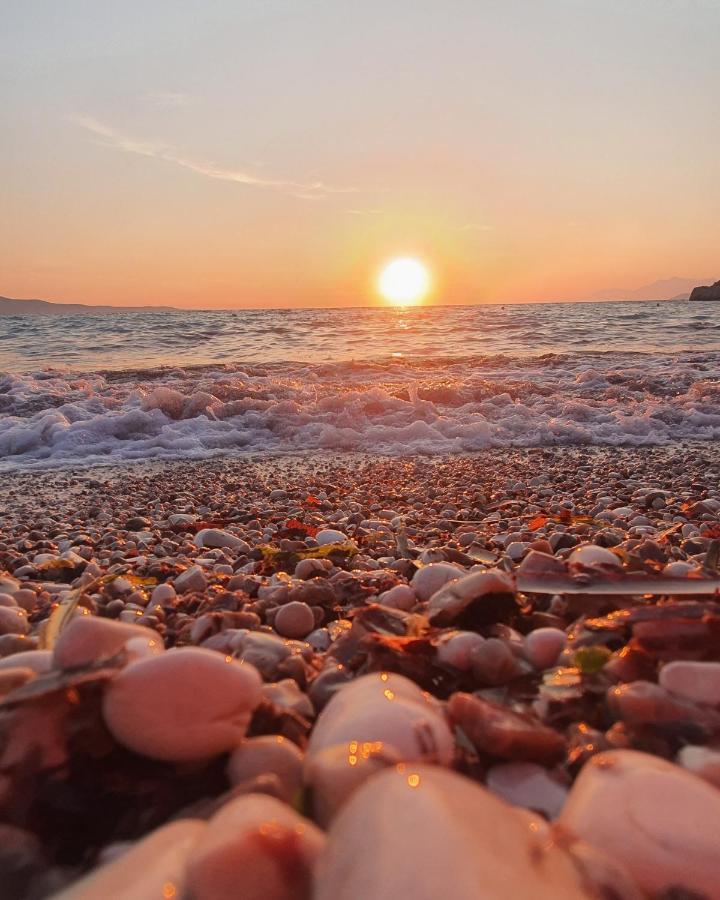 Mihal Suites Σαράντα Εξωτερικό φωτογραφία