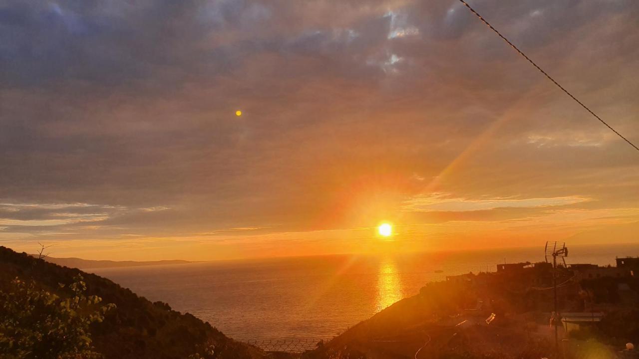Mihal Suites Σαράντα Εξωτερικό φωτογραφία