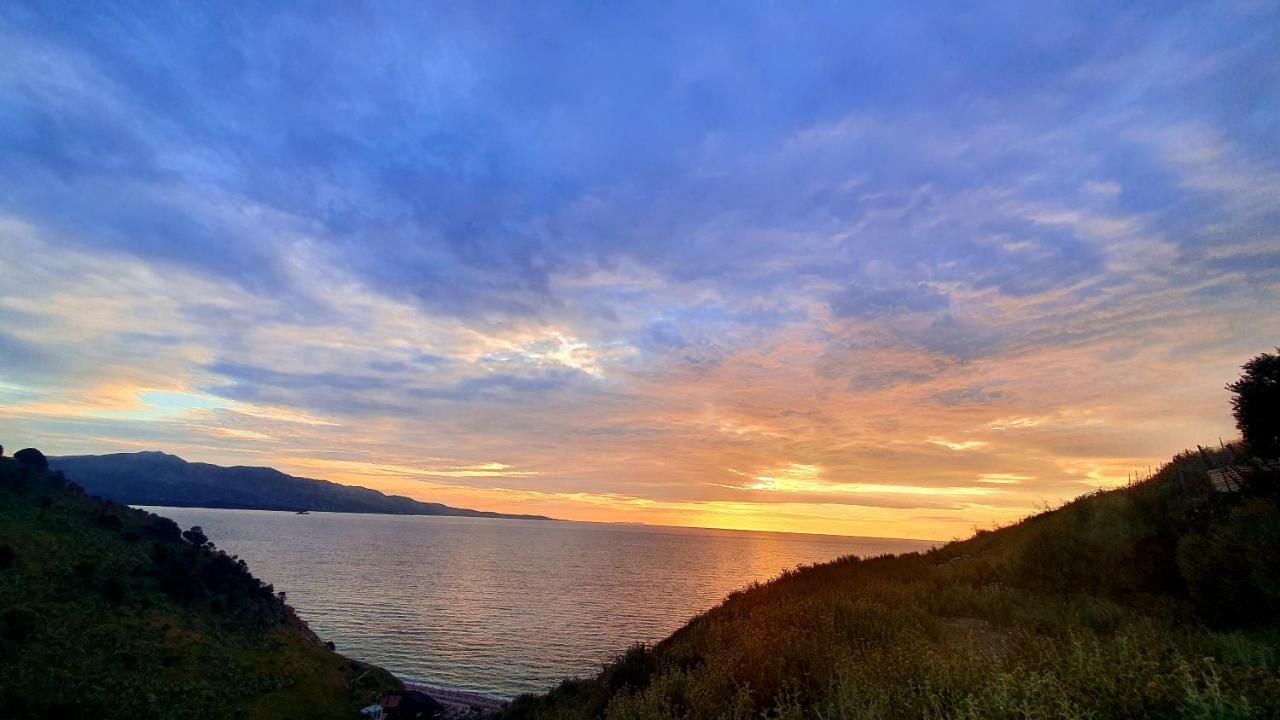 Mihal Suites Σαράντα Εξωτερικό φωτογραφία