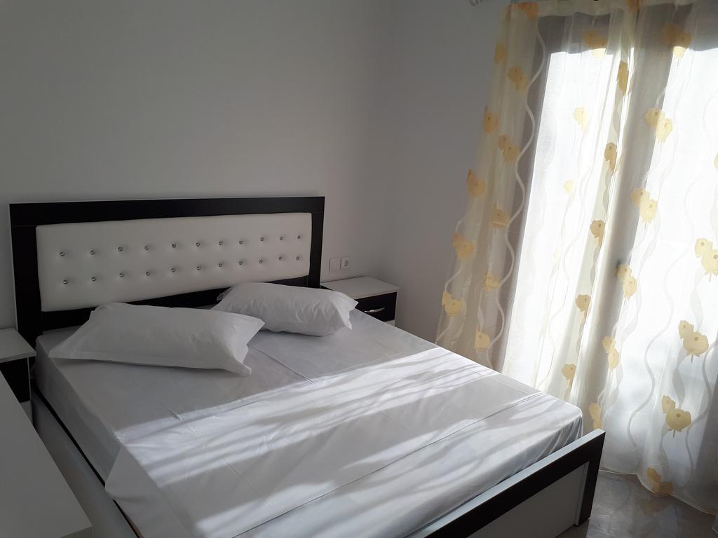 Mihal Suites Σαράντα Εξωτερικό φωτογραφία
