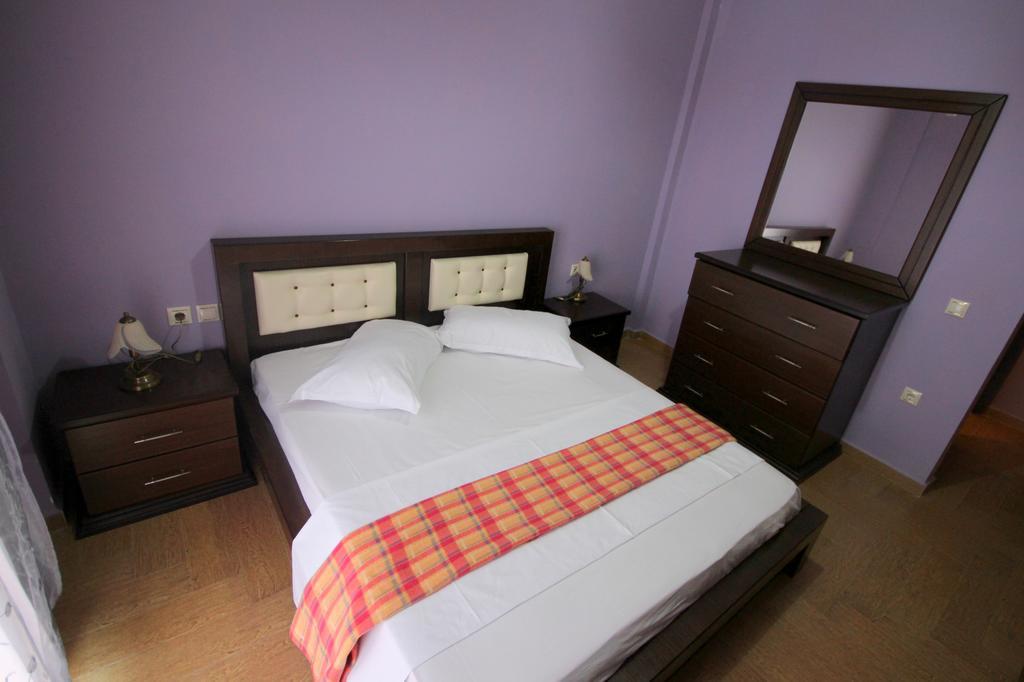 Mihal Suites Σαράντα Εξωτερικό φωτογραφία