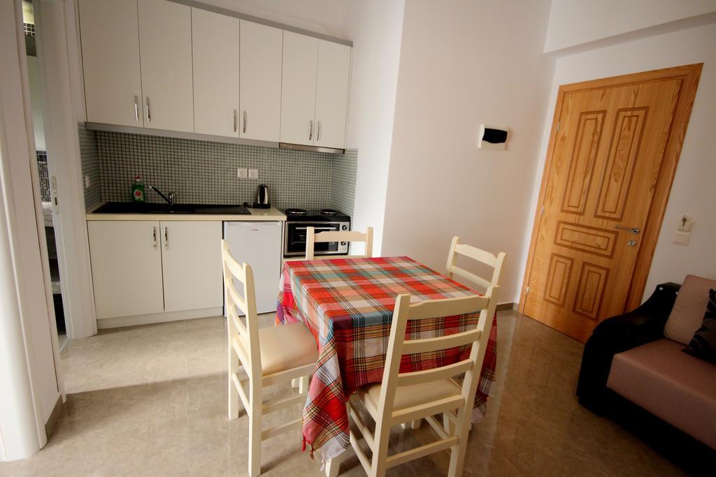 Mihal Suites Σαράντα Εξωτερικό φωτογραφία