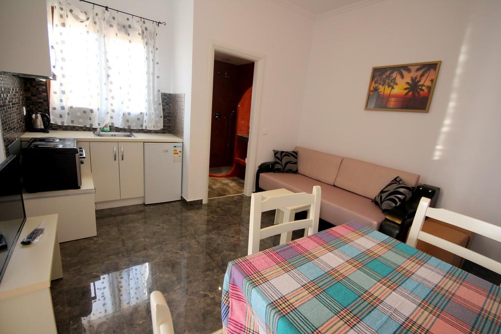 Mihal Suites Σαράντα Εξωτερικό φωτογραφία