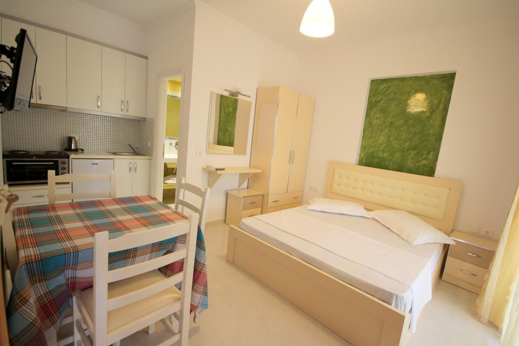 Mihal Suites Σαράντα Εξωτερικό φωτογραφία